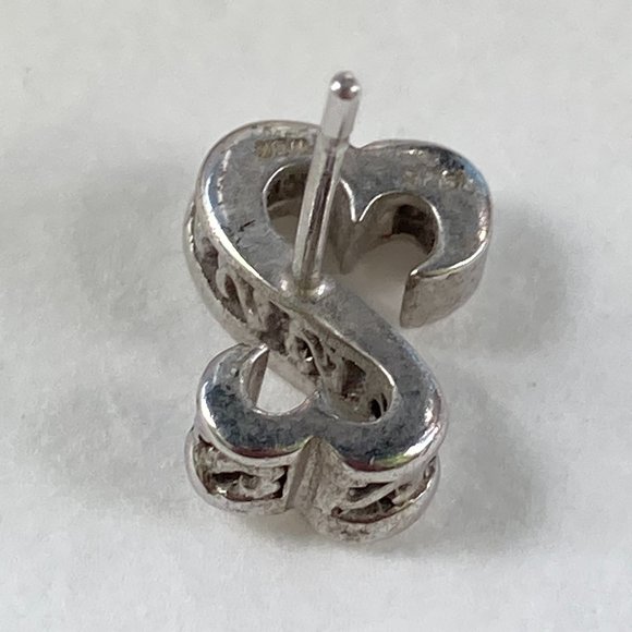 Cute little JWBR double hearts filigreed sterling silver post earrings - Picture 2 of 9